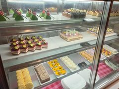 -亚洲国际大酒店·云顶阁旋转自助餐厅