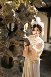-一揽芳华汉服旗袍体验馆(拙政园店)