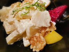 凤梨虾球-穹六人间 people 6(岳阳路店)