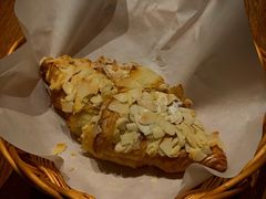 杏仁羊角-麦田工坊(月湖店)