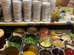 -两三事小郡肝串串香火锅(桂庙店)