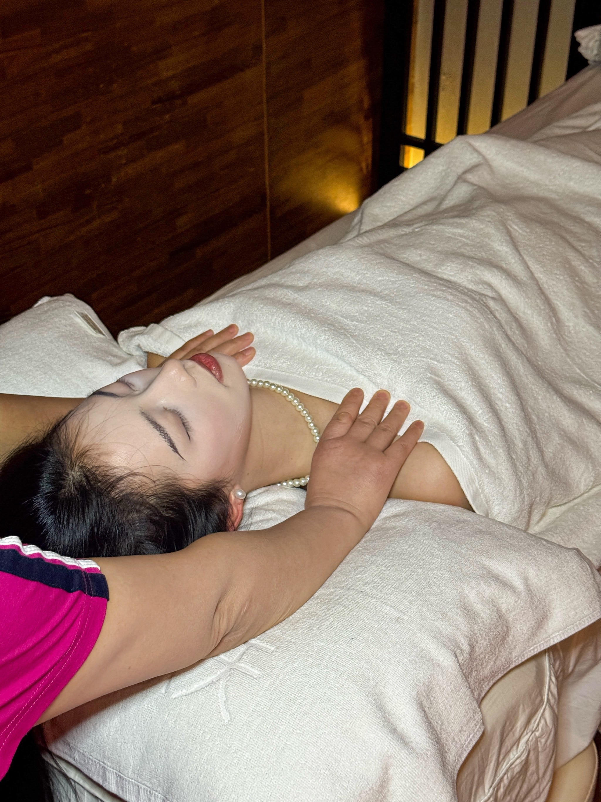 我宣布 这里是深圳都市高压人群的充电站