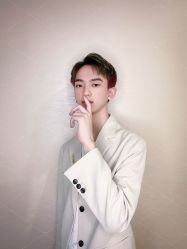 -藤野造型·烫发染发