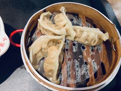 菌菇三鲜蒸饺-小滋味营养八宝粥(古城路店)