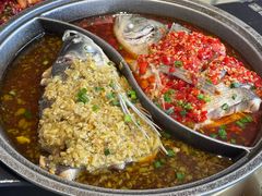 -阿瓦山寨·湘菜现炒·剁椒鱼头王(咸阳总店)