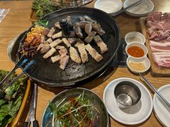 -江南猪肉商会无限续吃(弘大店)
