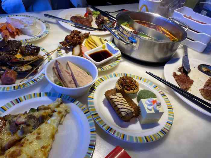 吉布鲁牛排海鲜自助(金牛凯德广场店)-"部门聚餐选的地儿,地方不大
