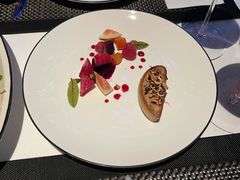 香煎鹅肝配树莓及小菜头-atta bj(国贸商城店)