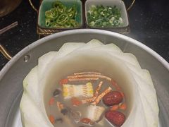 -得意咚瓜·顺德鱼生·冬瓜火锅(深圳首店)