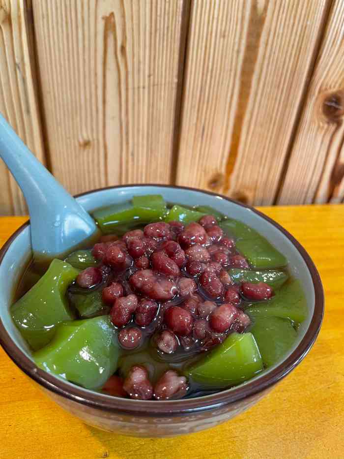 六靖凉粉(金城店)-"凉粉好像有点龟苓膏的味道,但又没有苦味,.