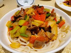过油肉拌面-巴扎美食·新疆菜·西域歌舞表演餐厅(新疆大厦店)