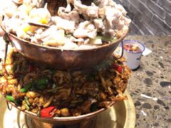 -沪小二炭火蛙锅(淮海中路美食不夜城店)