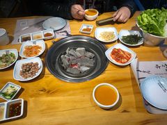 -唯成•韩国炭火烤肉 유성고기