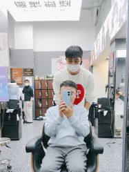 点击看大图 -藤野造型专业烫染接发