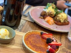 -FLOVIE FLORIST CAFE