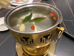 -鼎泰亨·海鲜牛肉餐厅(滨江店)