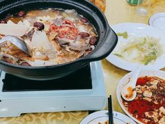 -乡土特色.冷锅鱼.牦牛肉汤锅