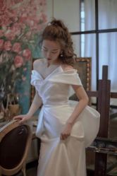 -Lady  Jane高端婚纱礼服馆