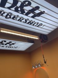 点击看大图 -Devilhands Barbershop男士理容店