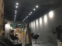 大厅-发饰美男士增发补发假发定制店