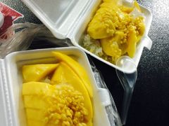 -芒果糯米饭摊子