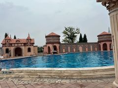 -泉城欧乐堡戏水湾艺术养生温泉