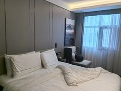 -西安大雁塔科技大学地铁站亚朵酒店