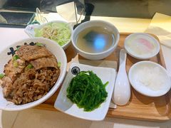 -熊吞·大碗丼烧肉饭(济宁万达广场店)