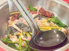 -周良天山牛杂城(天山路总店)