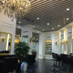 -变画·发型STUDIO