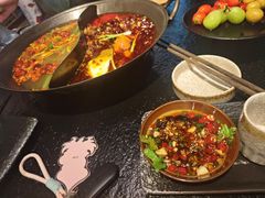 -鹿鸣山草本茶香火锅(园西路店)
