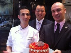 iphone_upload_pic-AZUR聚(香格里拉饭店)