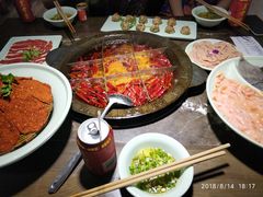 -红九格老火锅(三峡广场店)