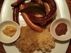 巴伐利亚香肠拼盘-宝莱纳啤酒花园餐厅PAULANER BRAUHAUS Nanjing(广州路店)