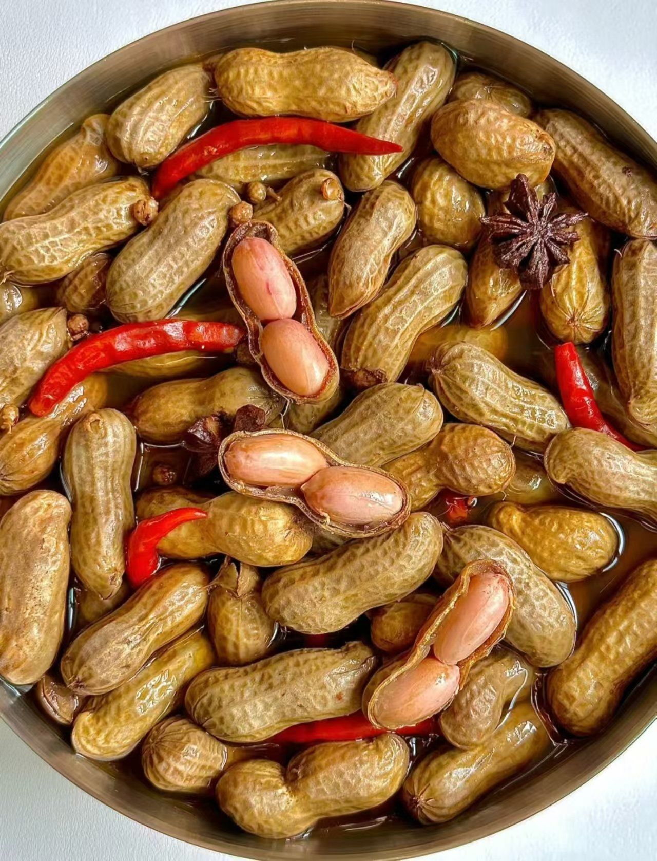 卤水花生,口感鲜嫩,  卤香味浓郁,香喷