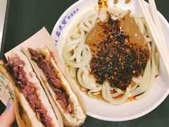 清真腊牛肉夹馍-清真盛志望麻酱酿皮·非遗老字号