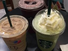 -星巴克(上海虹桥新天地二店)