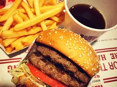 -The Habit Burger Grill 哈比特汉堡(复兴soho店)