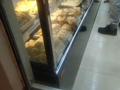 面包甜点陈列柜-洪长兴(云南南路店)