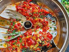 -鱼鲜饭香·招牌汽锅剁椒鱼头王