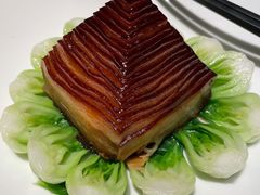 金牌扣肉配玉米饼-杭州西子湖四季酒店·金沙厅