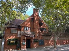 -Fridi Patisserie Cafe