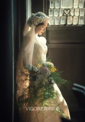 -雪中彩影婚纱摄影·微光艺术中心