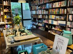 -晓风书屋(浙大紫金港店)