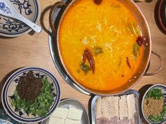 -洱火云南酸菜牛肉火锅(石景山当代商城店)