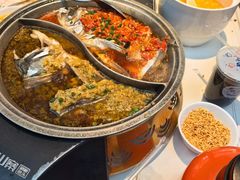 -阿瓦山寨·湘菜现炒·剁椒鱼头王(咸阳总店)