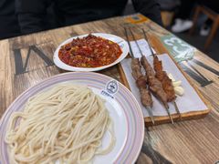 -歹歹的加个面过油肉拌面