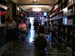 -钟书阁(松江泰晤士小镇店)