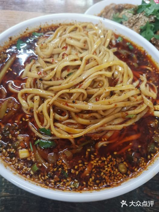 来一碗麻辣面老四川麻辣面图片