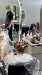 -Tloml salon